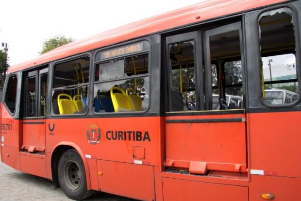 ALERTA GERAL: Grupo de marginais está se passando por membro do sindicato, quebrando estações-tubo e depredando ônibus