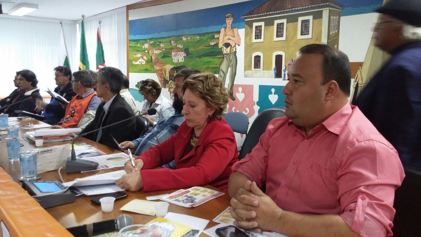 Anderson Teixeira, presidente do Sindimoc, integrou a mesa de condução da Audiência Pública.