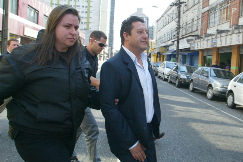 Ex-presidente Denilson Pires sendo preso na sede do Sindicoc, em 2010