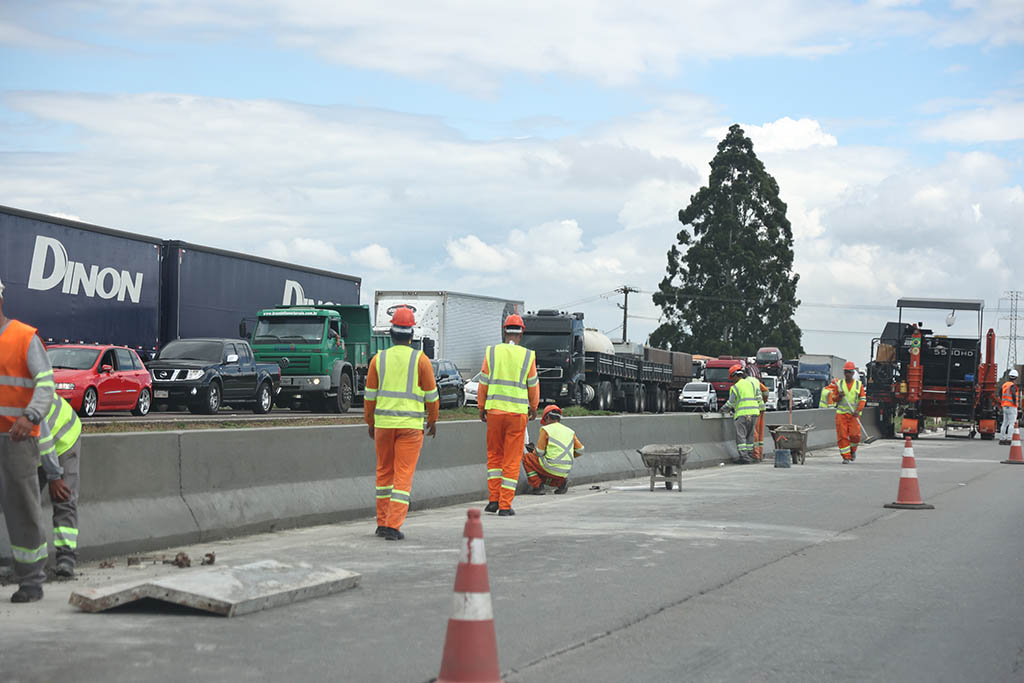 Importantes vias de Curitiba têm obras após o recesso