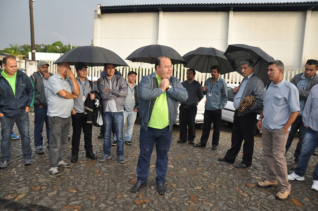 Empresas pagam vales atrasados e trabalhadores da Araucária Filial encerram greve