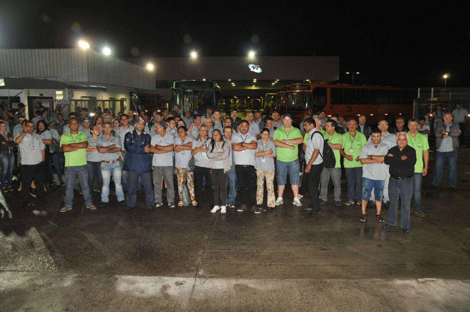 MESMO COM GREVE, EMPRESAS NÃO DÃO PERSPECTIVA DE PAGAR SALÁRIOS ATRASADOS