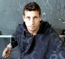 Suspeito é flagrado após roubar estação-tubo no Centro de Curitiba