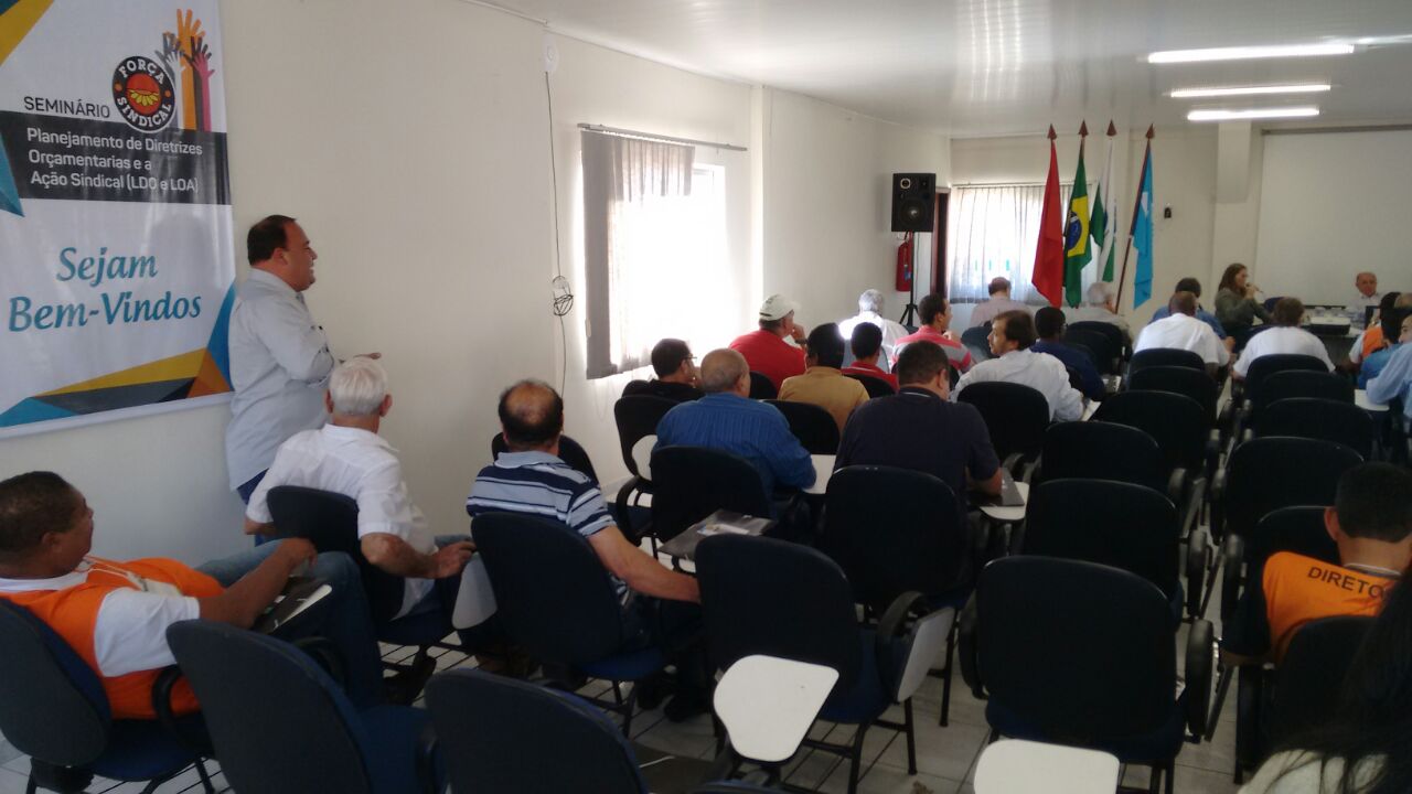Presidente do Sindimoc participa do Seminário em Londrina