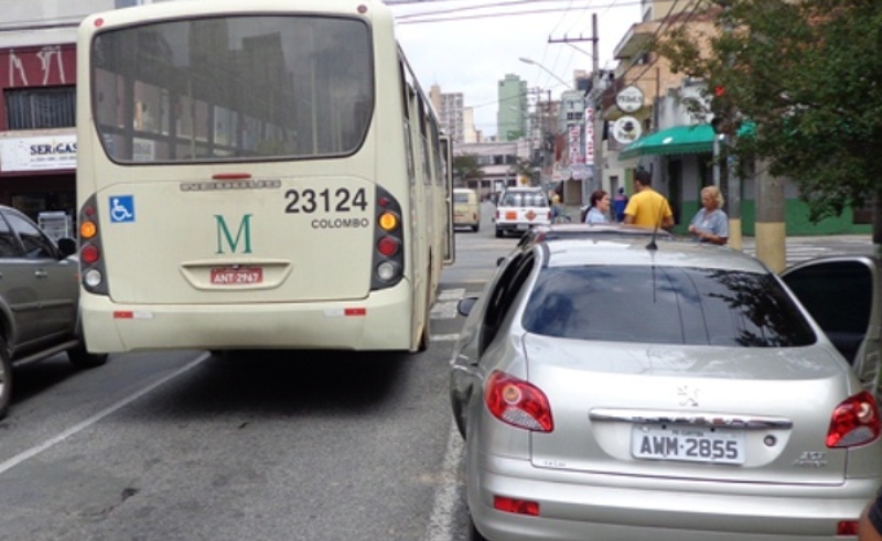 DAT atende trabalhadora envolvida em acidente no centro de Curitiba
