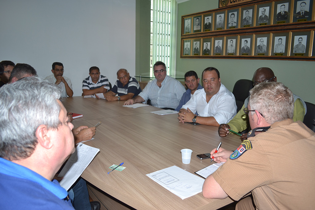 Sindimoc se reune com alto comando da Polícia Militar