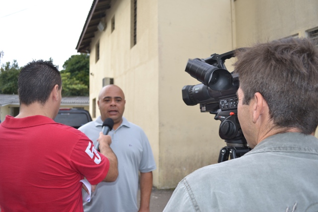 Sindimoc acompanha trabalhadores vítimas de assalto em que ônibus foi queimado em São José dos Pinhais