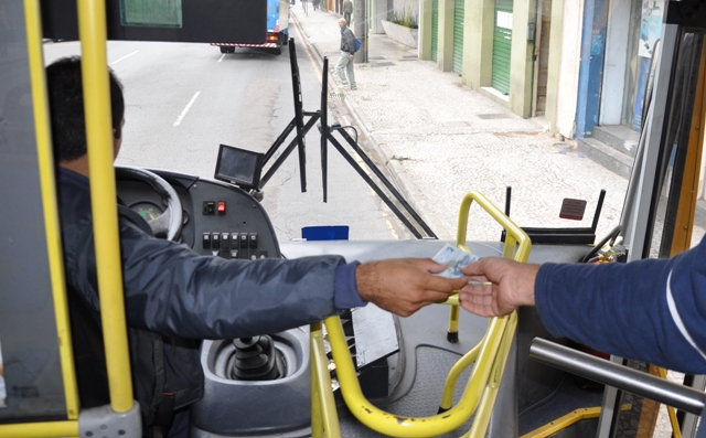 Dupla função de motorista de ônibus será julgada no fim do mês