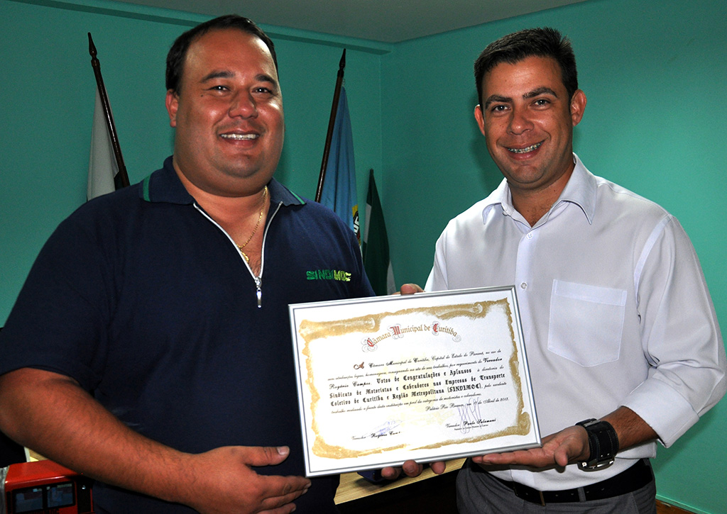 Diretoria e presidente do SINDIMOC são homenageados pela Câmara Municipal de Curitiba