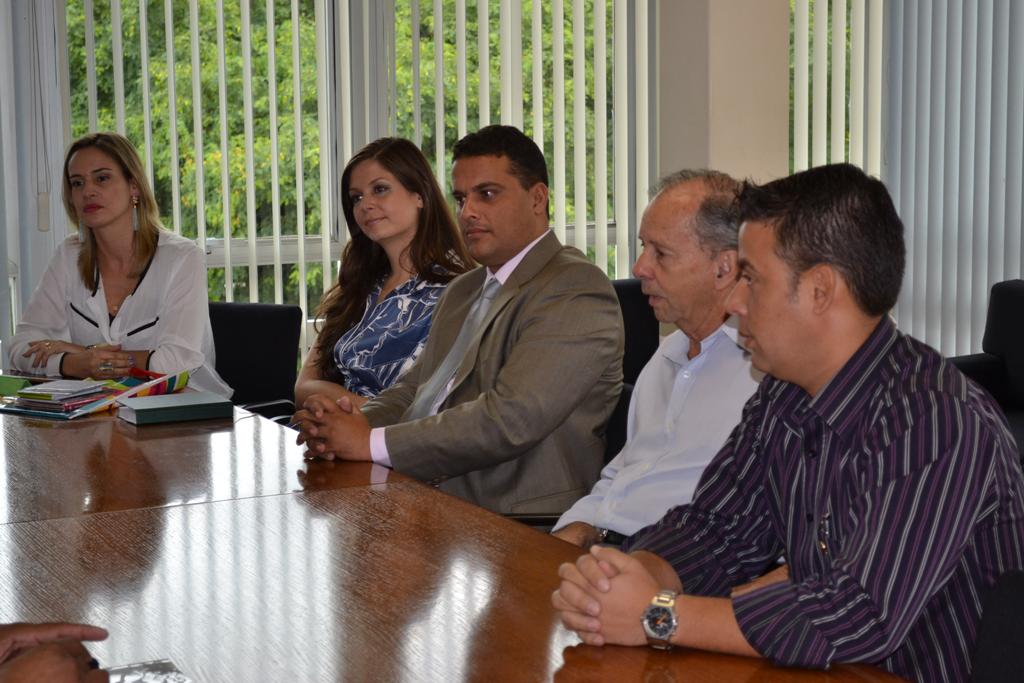 Comitiva de vereadores de Recife vista Câmara Municipal de Curitiba