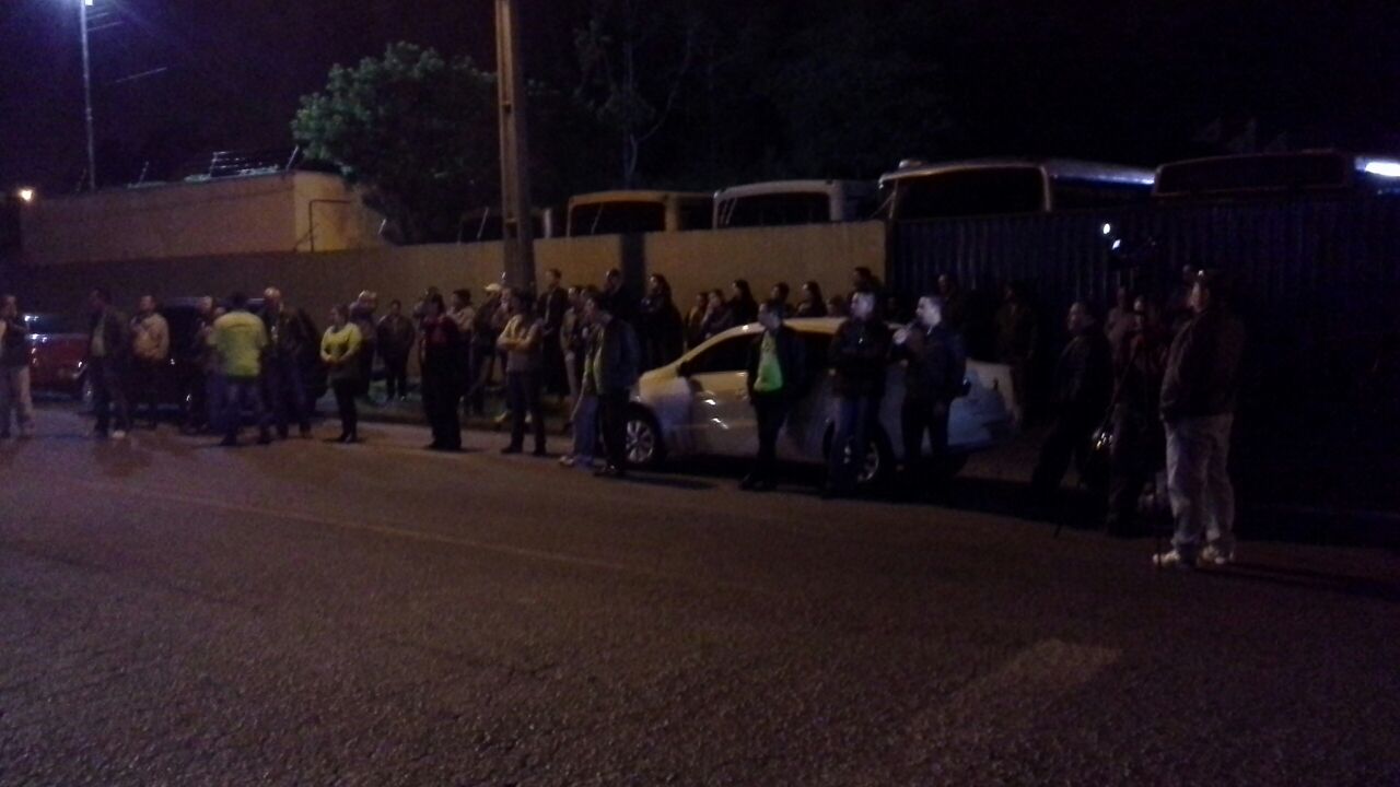 Motoristas e cobradores paralisam mais de 80 linhas de ônibus nesta terça-feira