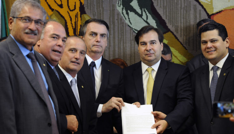 Reforma da Previdência divide opiniões: 43,4% aprovam; 45,6% não