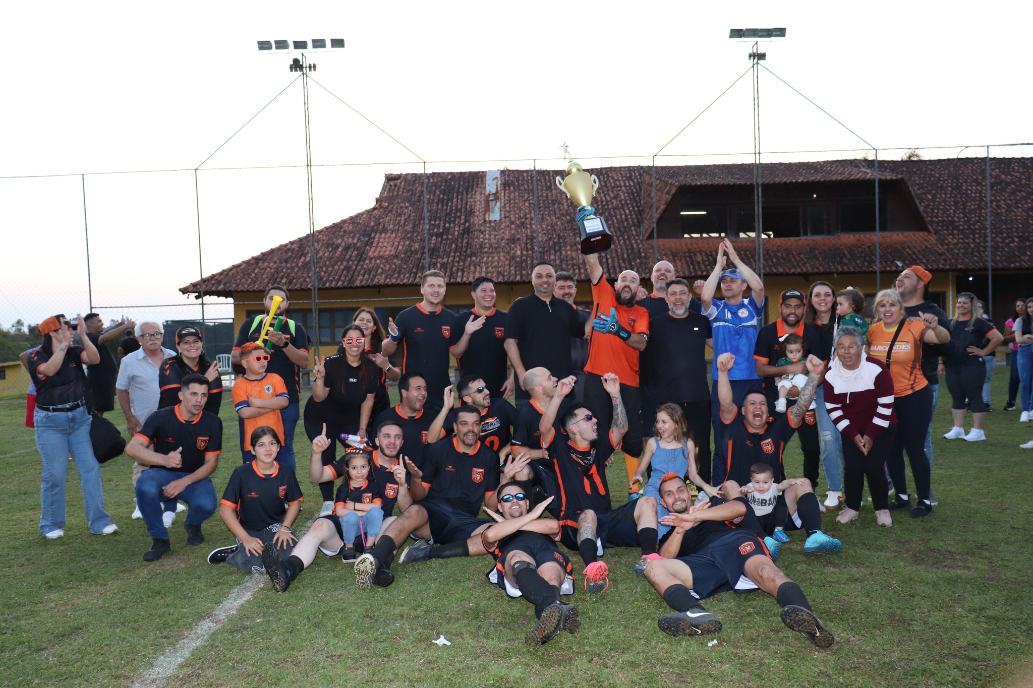 É CAMPEÃO... J.MARCONDES LEVANTA O TÍTULO DA 13ª TAÇA SINDIMOC DE FUTEBOL