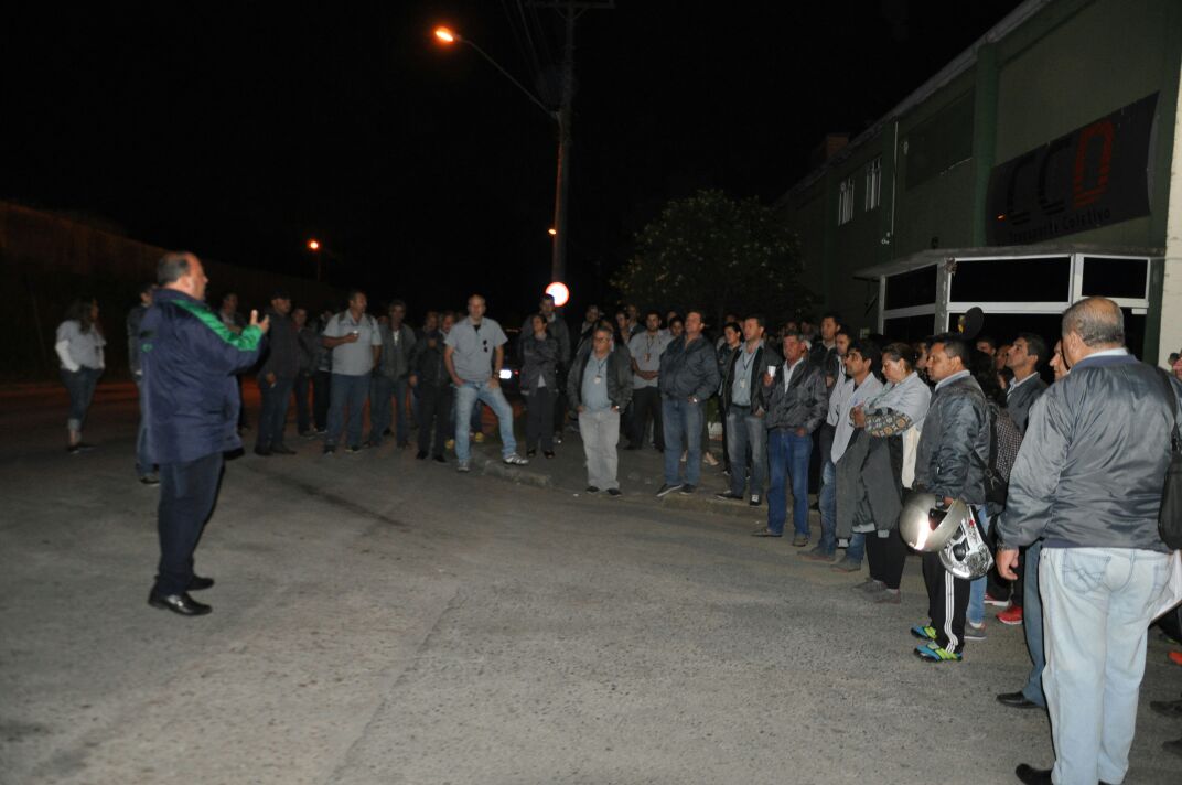 Trabalhadores abrem indicativo de greve por falta de garantia no pagamento do 13º 