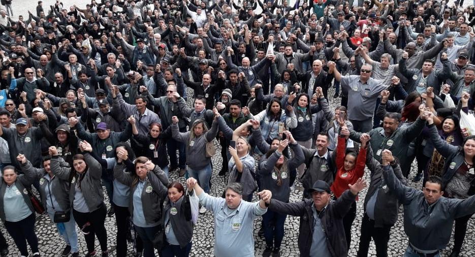 1 dia de trabalho por ano que garante 2 dias de aumento no salário de todos os meses