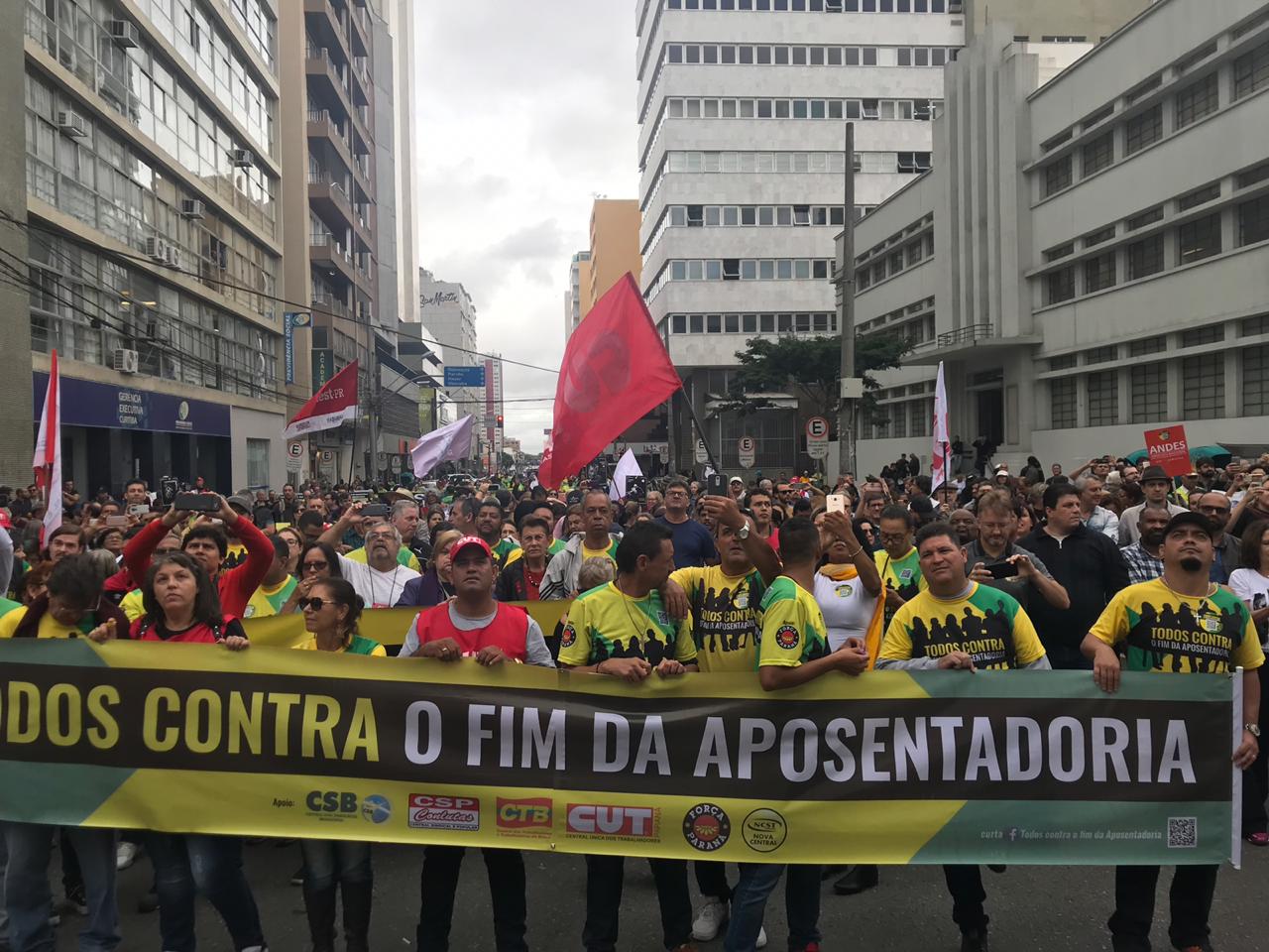Sindimoc se une a outras categorias em ato nacional contra o fim da Aposentadoria 