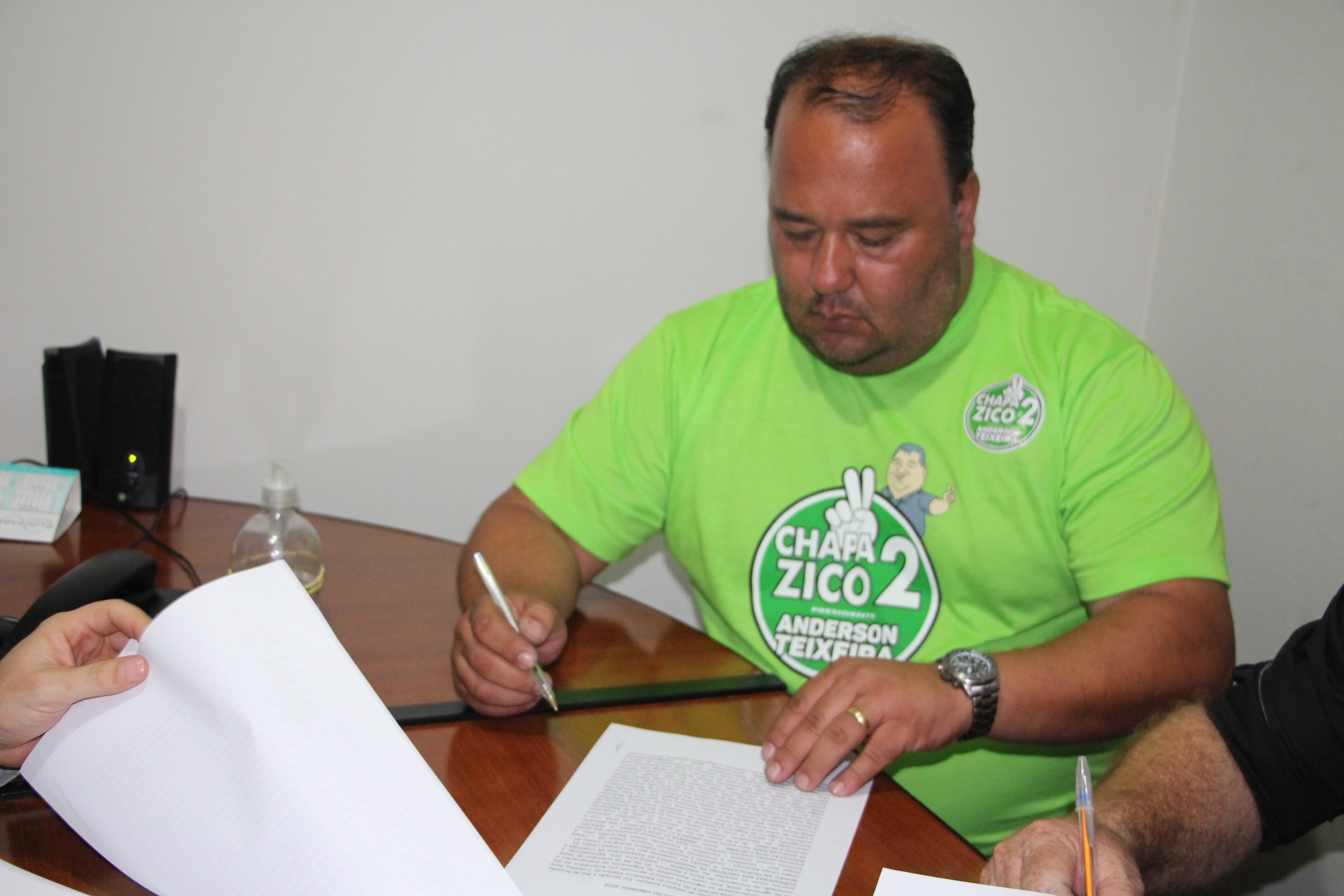 Anderson Teixeira é reeleito para a presidência do Sindimoc com diferença ainda maior de votos	