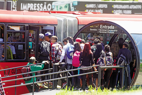 Vereador pretende acabar com a farra dos “pula catraca”