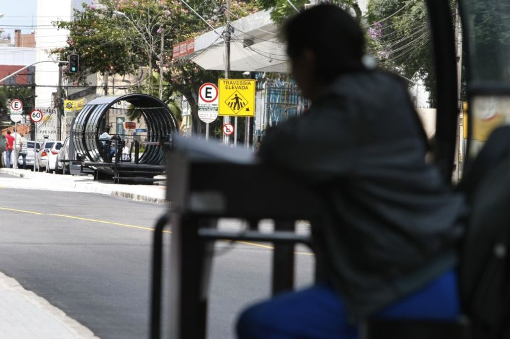 Trabalhadores congelando! Sindimoc exige roupas mais quentes para motoristas e cobradores