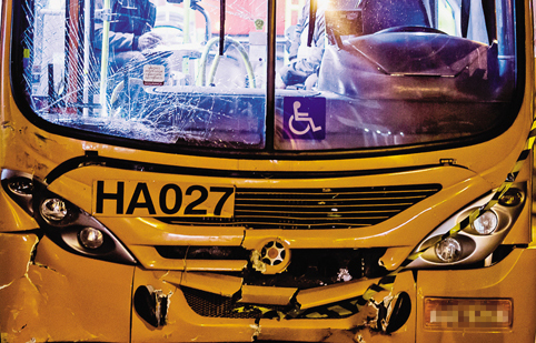 Por se envolver em acidente, Motorista recebe conta para pagar