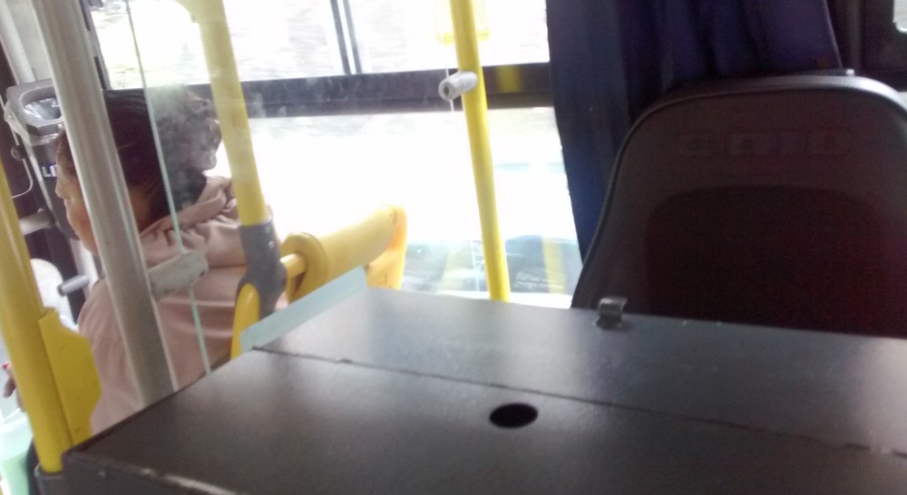 Motoristas denunciam casos de estresse e insegurança após retirada de cobradores de ônibus em BH