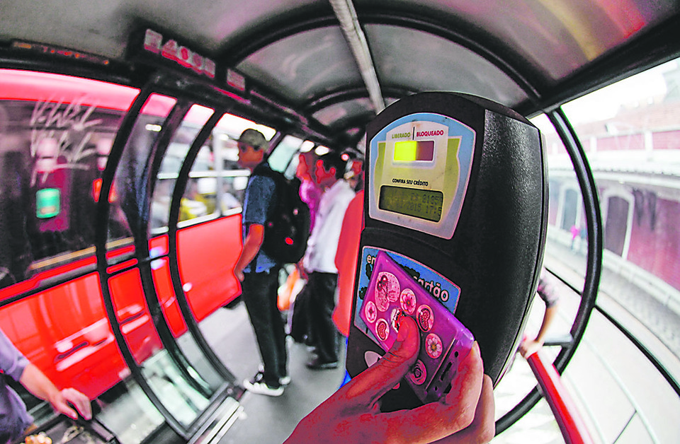 Gazeta do Povo: Em resposta ao TC, Urbs vai rever gratuidades do sistema