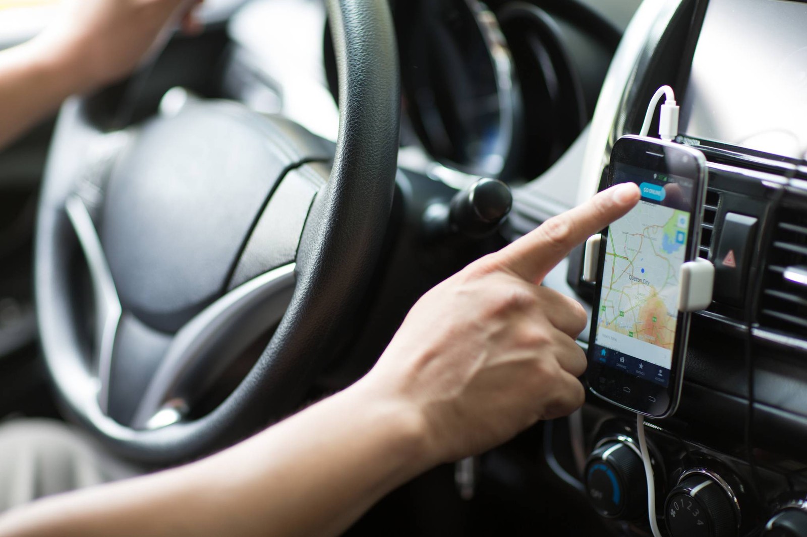 Empresas de ônibus pedem fim do Uber Juntos e ressarcimento por perda de passageiros